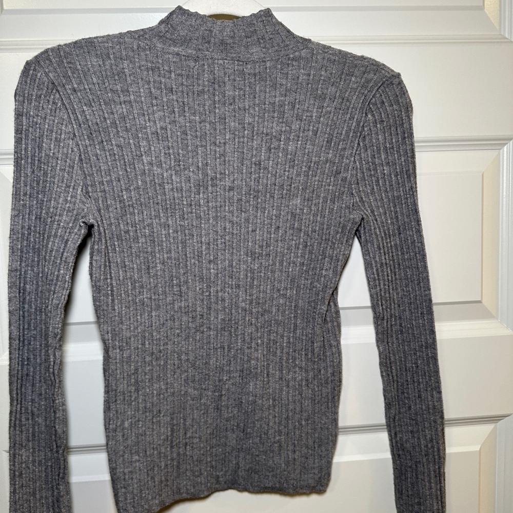 Gray Ribbed Knit Sweater - Picture 2 of 3